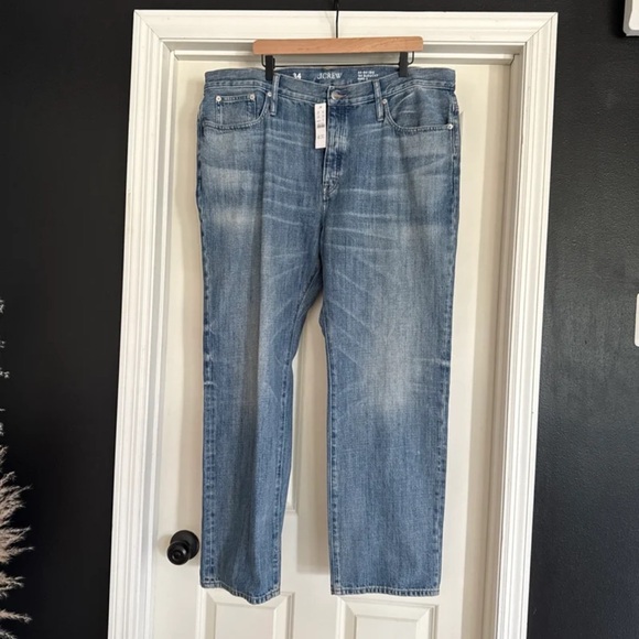 NWT J. Crew Mid-rise slouchy jean in 1984 rigid
size 34 - Picture 7 of 12